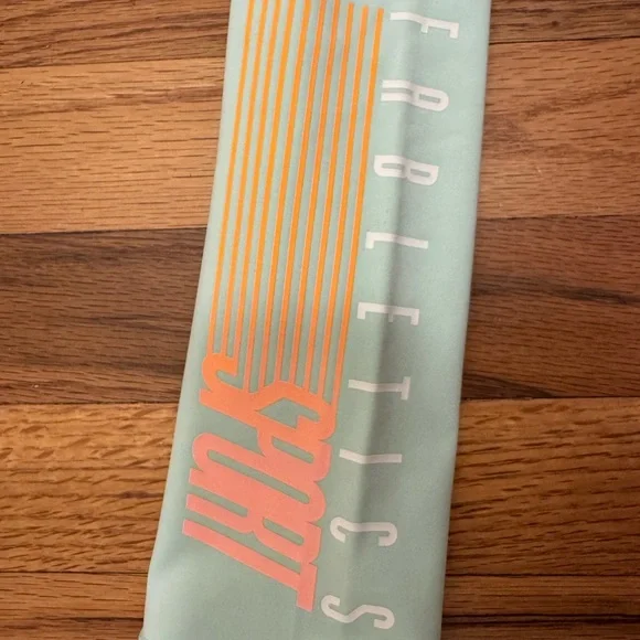 LIKE NEW Fabletics Mint Green Leggings - Picture 3 of 6